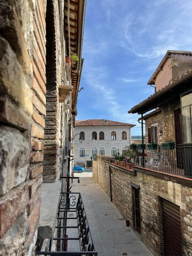 Apartamento Casa La Rosa Gubbio Exterior foto