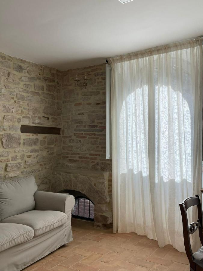 Apartamento Casa La Rosa Gubbio Exterior foto
